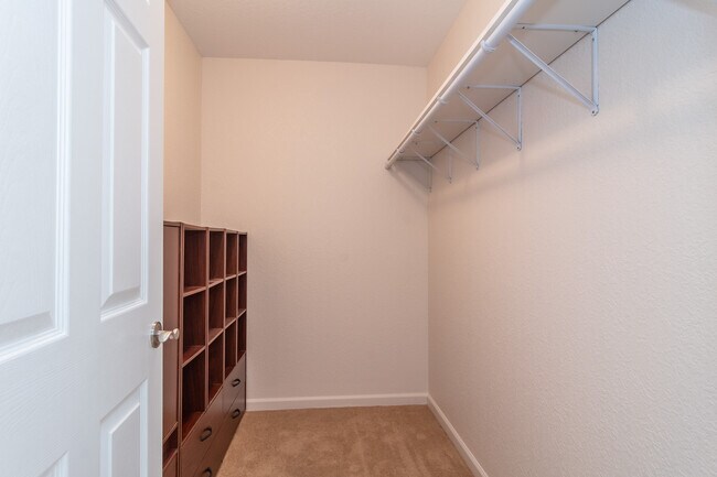 Building Photo - 233 Palmdale Ave