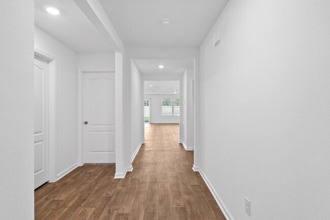 Building Photo - Almost New Home