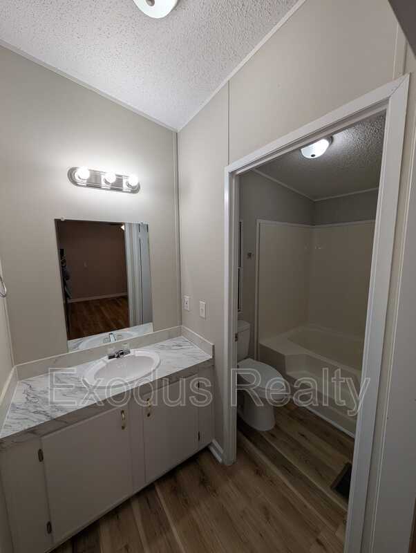 Building Photo - 715 Deer View