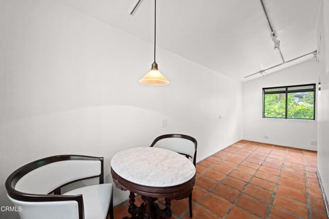 Building Photo - 2068 Stanley Hills Dr