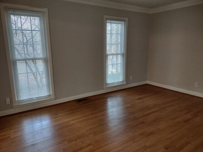 Building Photo - Move-In ready Home located in the Winterbr...