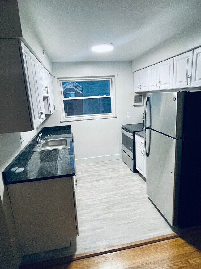 Kitchen 3 - 4036 O Leary Ave