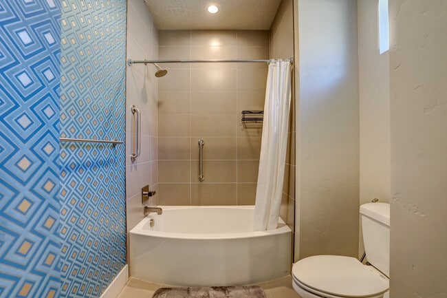 Building Photo - 3045 S Shadywood Way