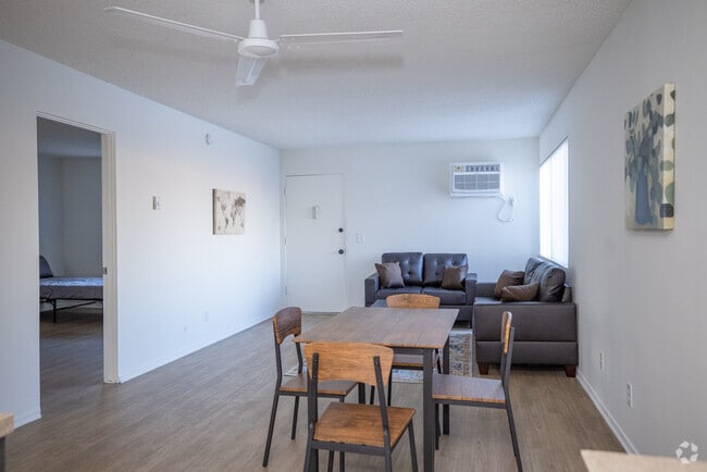 2BR, 2BA - 950SF - Mardi Gras Apartments