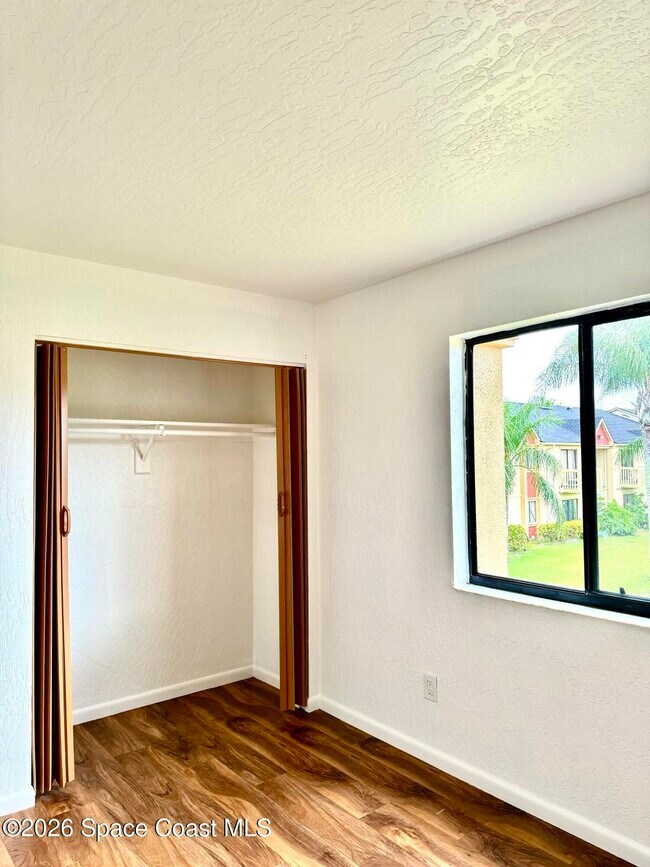 Building Photo - 2100 Forest Knoll Dr NE