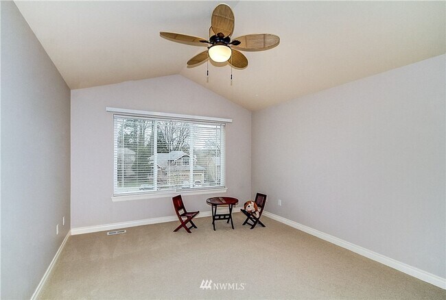 Building Photo - Sammamish Home