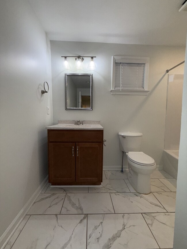 Building Photo - 212 Romney St