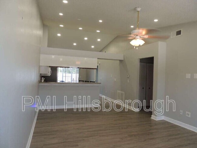 Building Photo - 944 Burlwood St