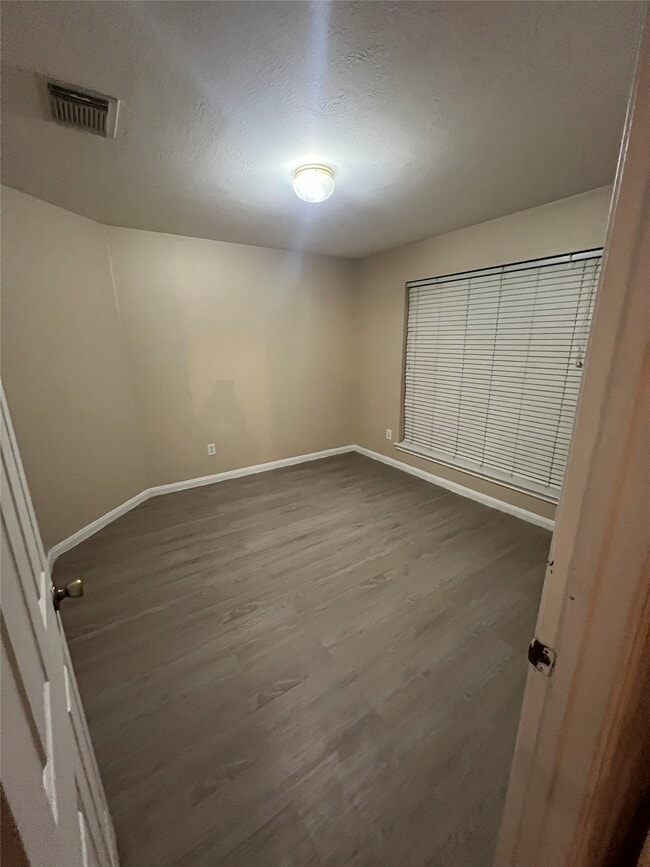 Building Photo - 4018 Longway Estates Ct