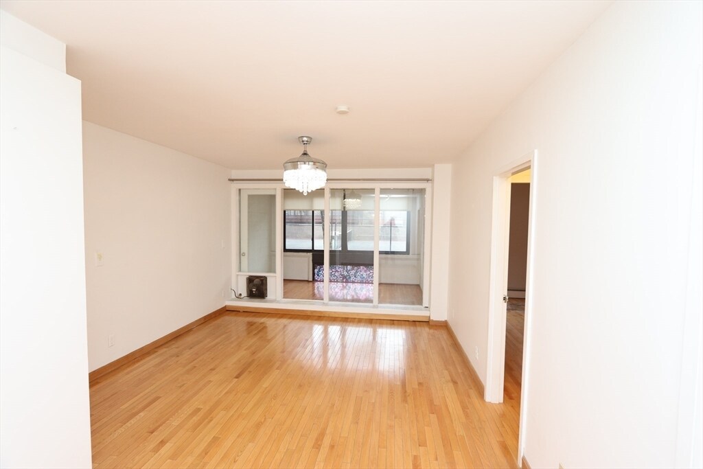 Building Photo - 24 Juniper St