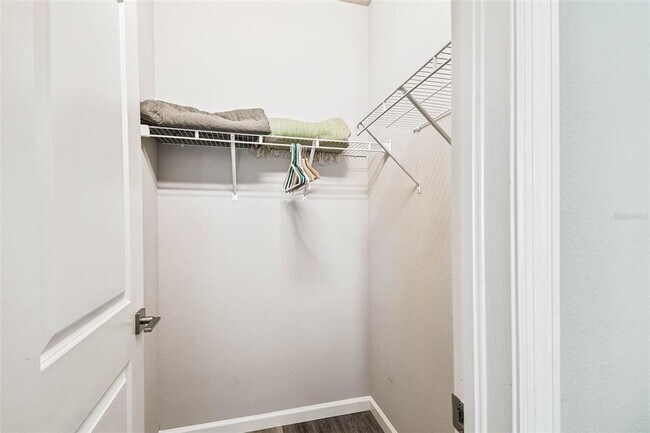 Building Photo - 3902 W Everett Ave