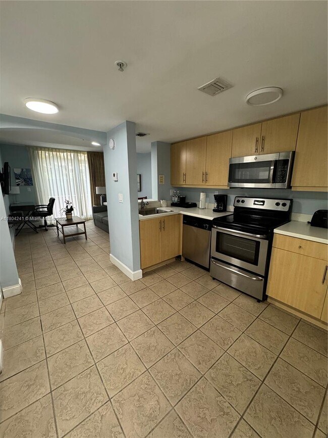 Building Photo - 2951 S Bayshore Dr