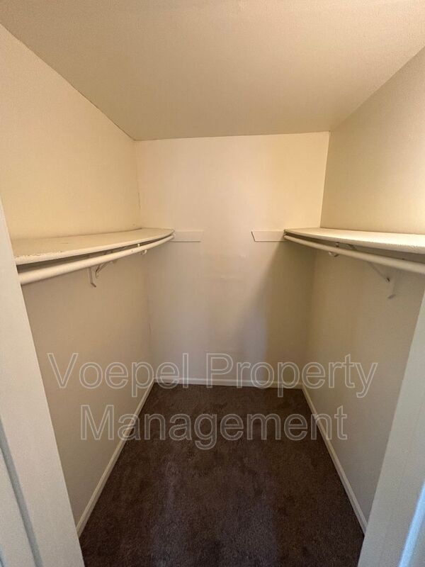 Building Photo - 10103 E 67th St