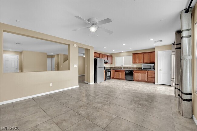 Building Photo - 9965 Lorian St