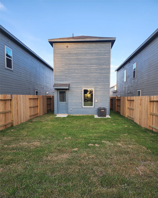 Building Photo - 20115 Green Mallard Grn