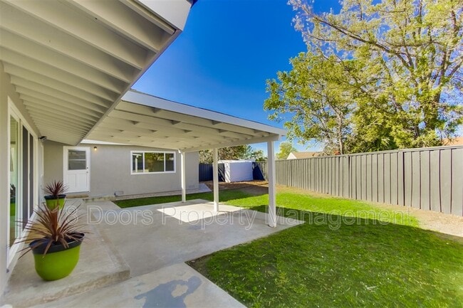 Building Photo - 5318 Saxon St