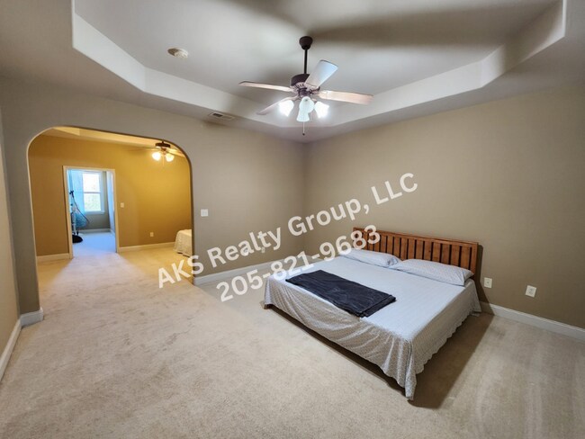 Building Photo - 732 Flag Cir