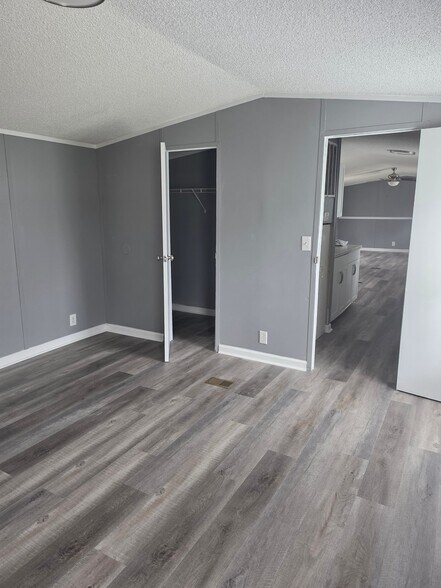 Building Photo - 3006 Amberjack Rd