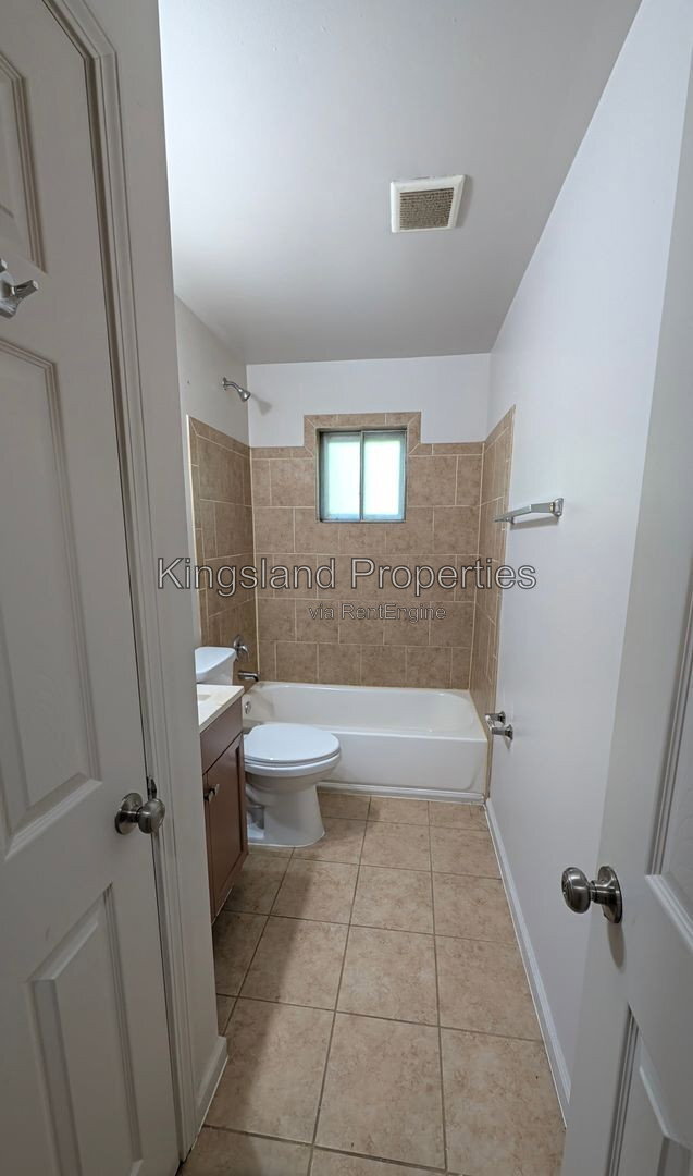Building Photo - 272 Elmdale Dr