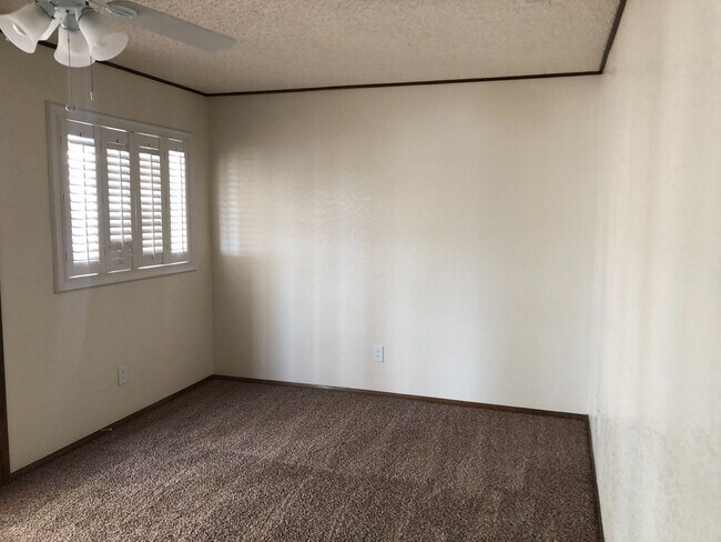 Building Photo - Spring Valley Lake Home