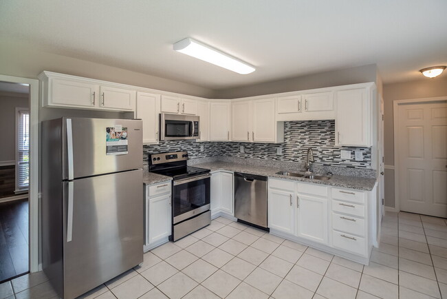Building Photo - 2776 Fletcher Park Cir E