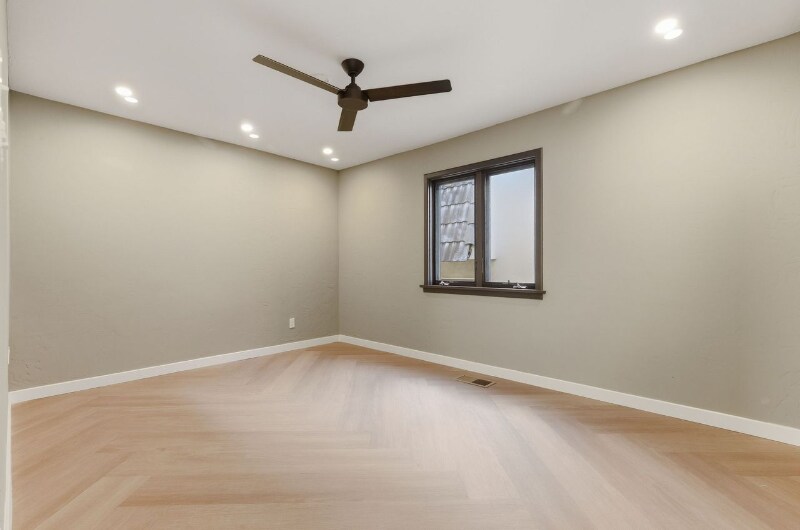 Building Photo - 3608 Wilshire Terrace