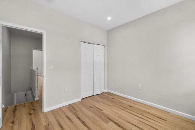 Building Photo - 3326 Noble St