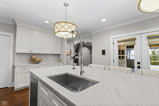 Building Photo - 1210 Golden Hill Dr