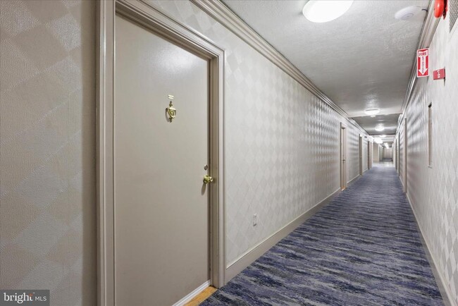 Building Photo - 1011 Arlington Blvd