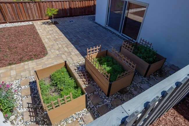 Building Photo - 3BR/2.5BA Mills Estates Home + Bonus Room | Bay Views, Yard & 2-Car Garage | YouTube Tour