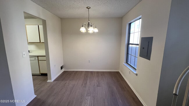 Building Photo - 1509 Dahlia Ct