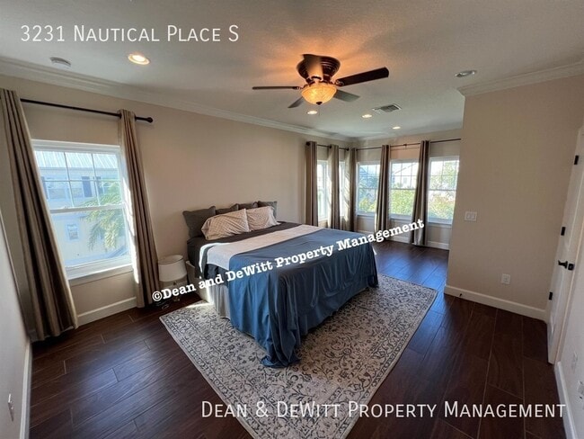 Building Photo - 3231 Nautical Pl S