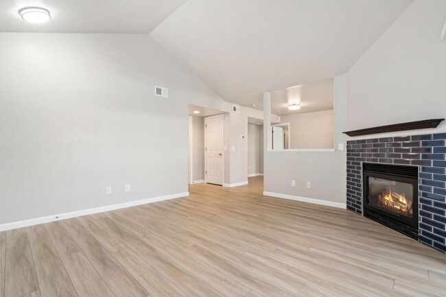 Building Photo - 1335 Lake Cir