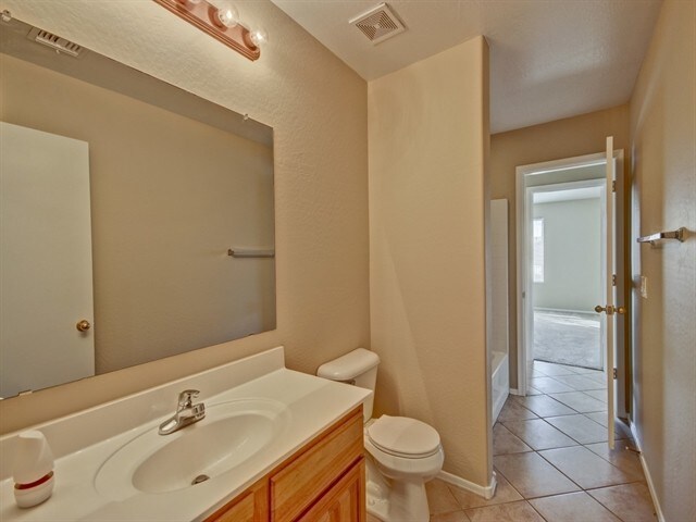 Building Photo - 8110 S 48th Ln