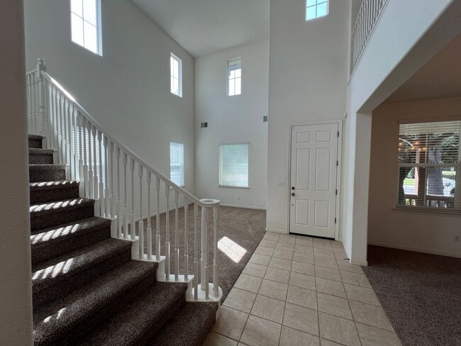Building Photo - 2553 Acapulco Way