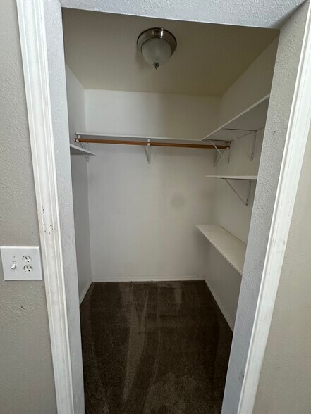 Building Photo - 1431 Tierra del Sol Rd