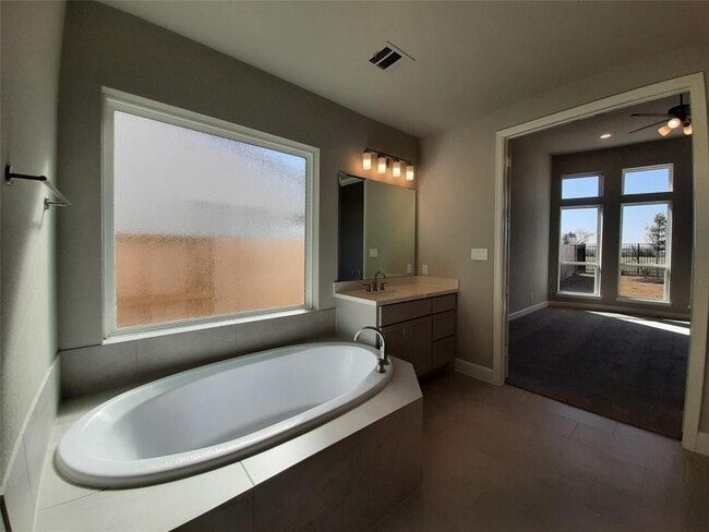 Building Photo - 7575 Pemberley Ct