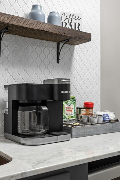 Building Photo - 1202 N New Jersey St