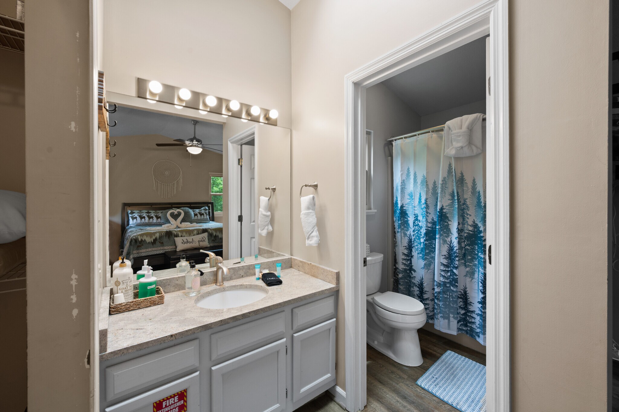 Building Photo - 930 Hideaway Hills Cir