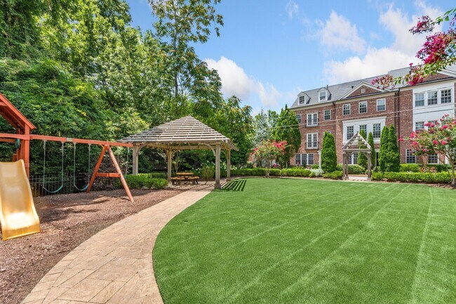 Building Photo - 1260 Lullwater Park Cir