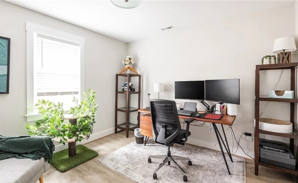 Building Photo - 2019 Dinwiddie Ave