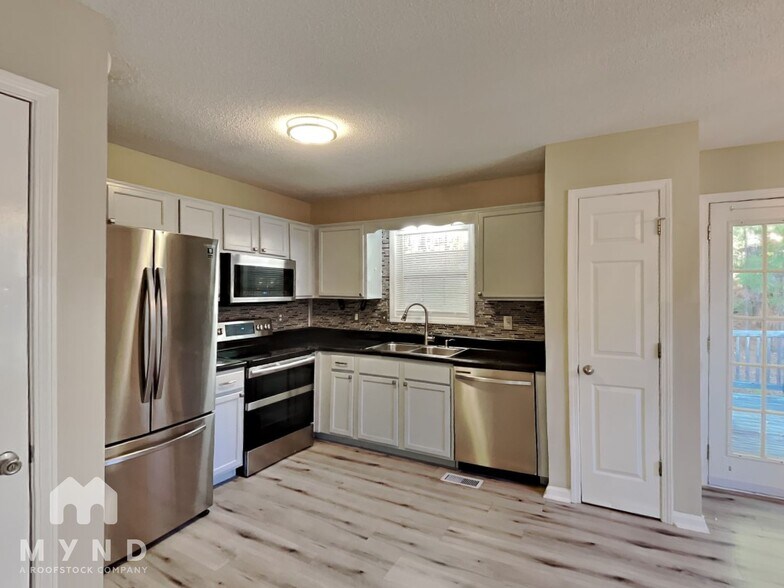 Building Photo - 107 Huntington Ct