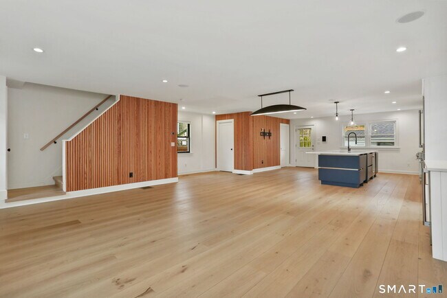 Building Photo - 86 New St