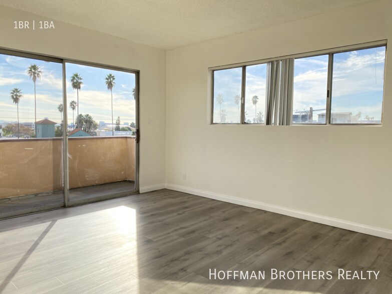 Building Photo - 7010 Lanewood Ave