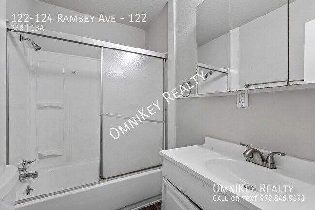 Building Photo - 122-124 Ramsey Ave-122