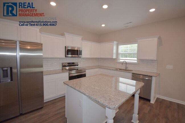 Building Photo - New home in a great location in Murfreesboro! Attached garage and fenced-in back yard!