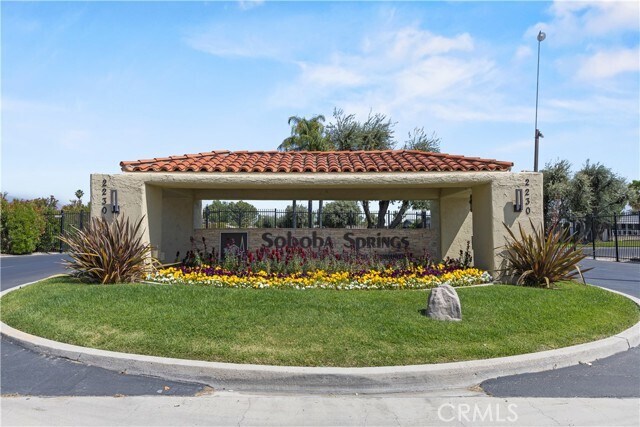 Building Photo - 2230 Lake Park Dr