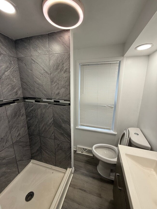 Building Photo - 15 Deming Ave