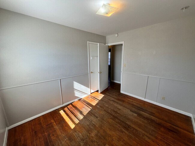 Building Photo - 3-Bed, 2-Bath Home with Finished Basement