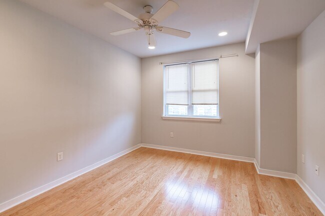 Building Photo - Five Bed Manayunk Apartment